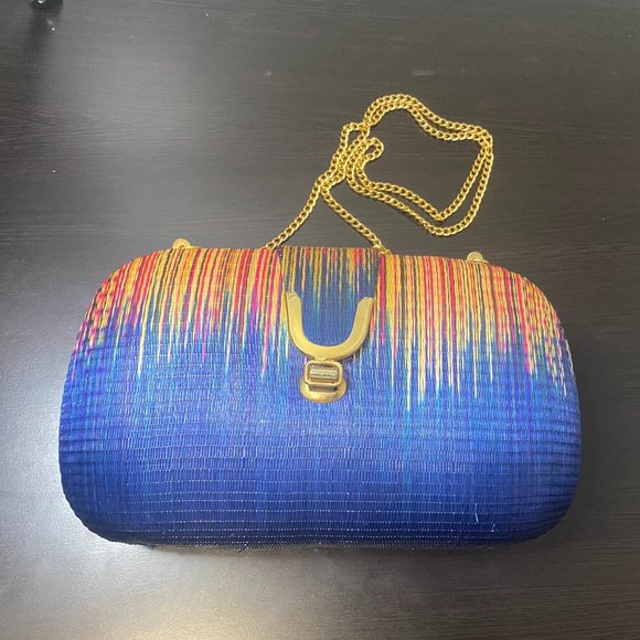 Structured Clutch - Picture 1 of 1